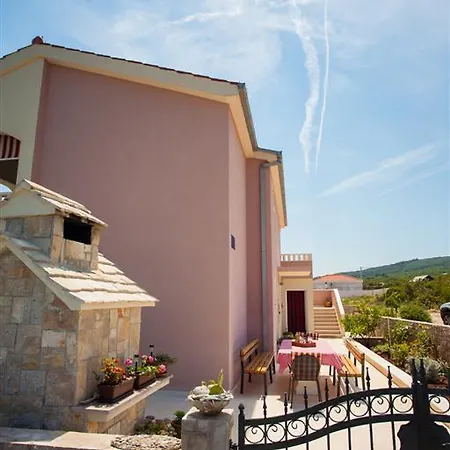 Apartment Matea *