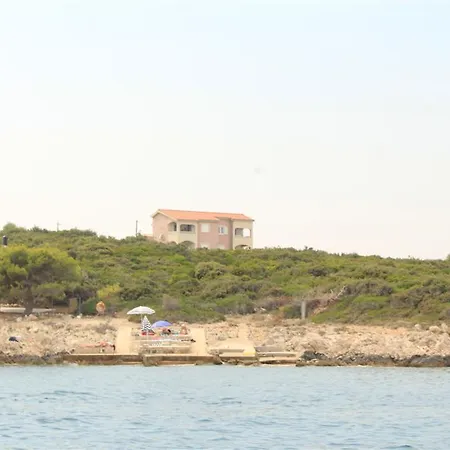 Matea Apartment Necujam